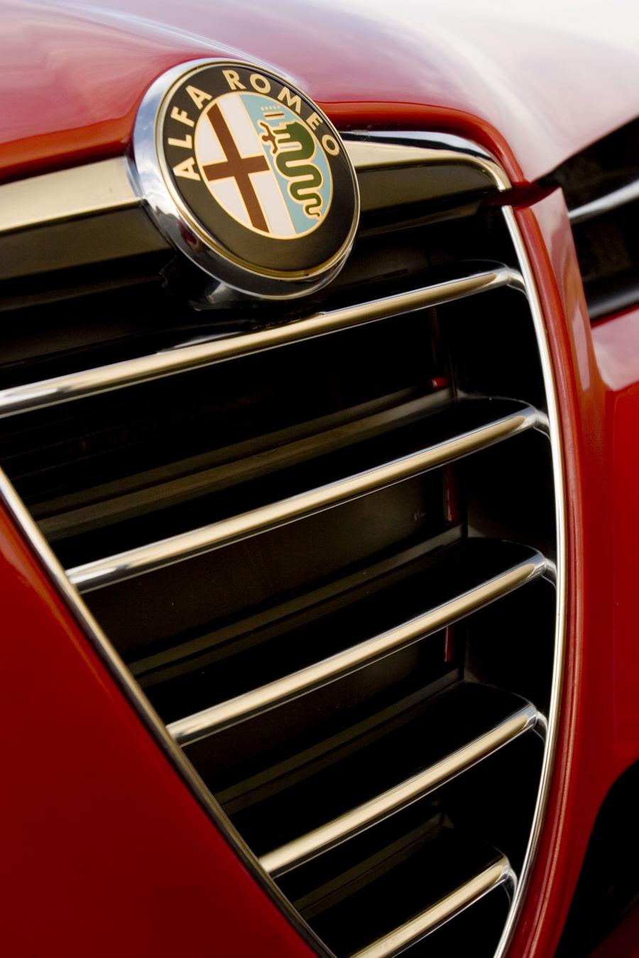 Логотип Alfa Romeo 156 TI 2004 года  (ZA) (фото 22 из 28)